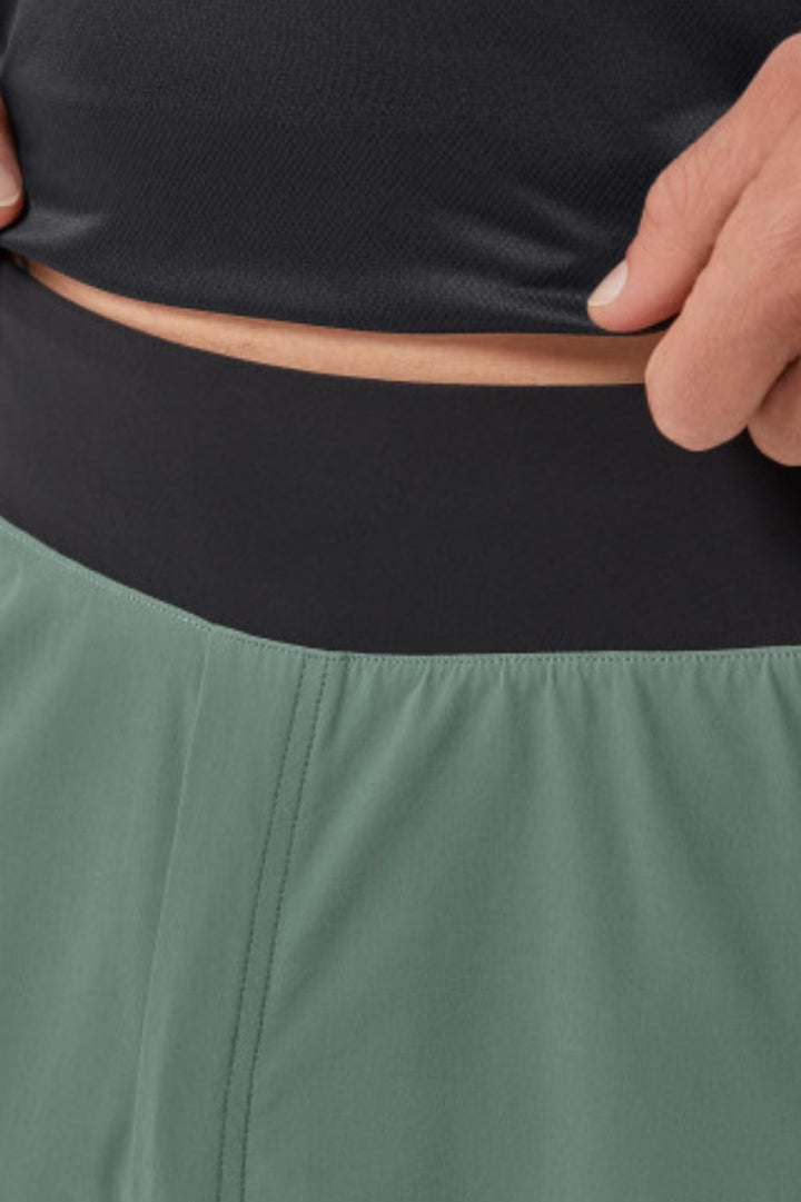 On Running - Lightweight Shorts